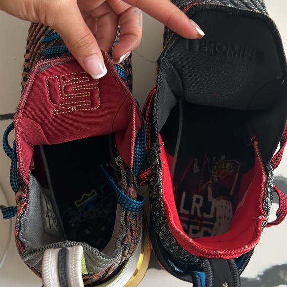 BRAND NEW MENS LEBRONS - Picture 5 of 5